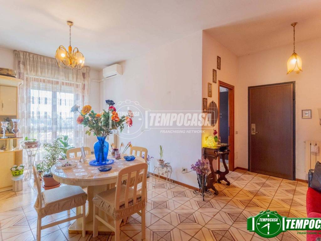 appartamento in vendita a Corbetta in zona Battuello