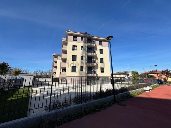 appartamento in vendita a Corbetta in zona Battuello