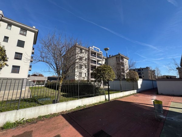 appartamento in vendita a Corbetta in zona Battuello