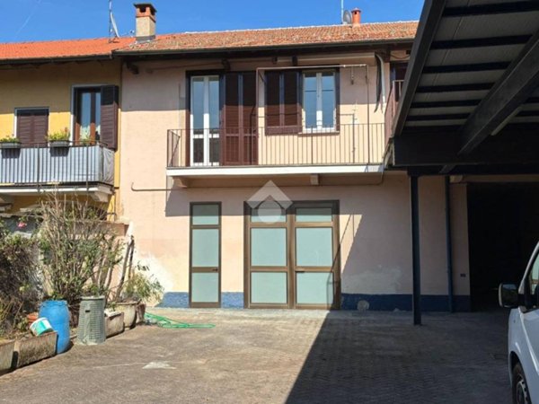 appartamento in vendita a Corbetta in zona Battuello