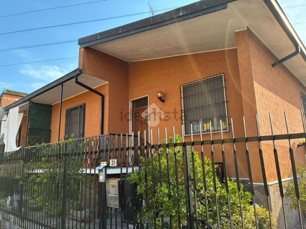 appartamento in vendita a Corbetta in zona Battuello