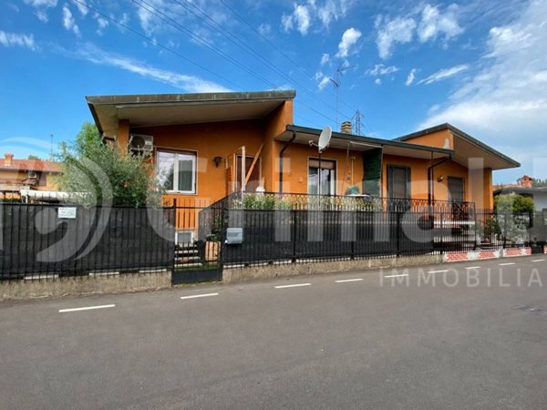 casa indipendente in vendita a Corbetta