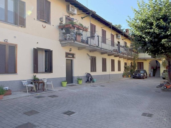 appartamento in vendita a Corbetta in zona Battuello