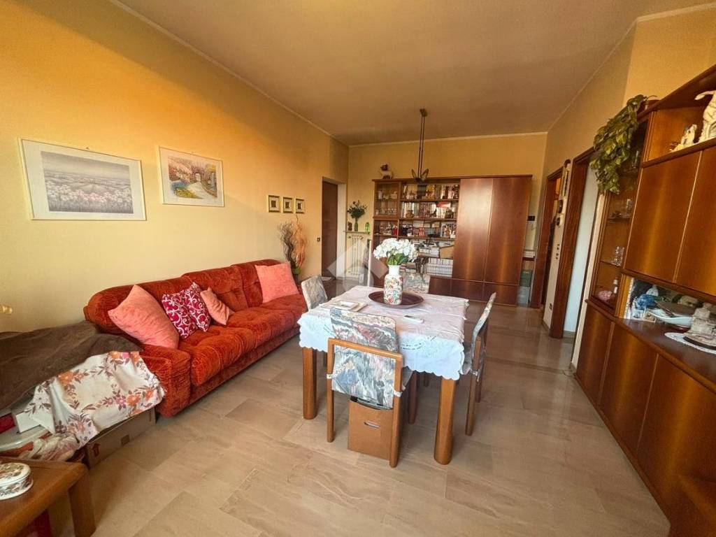 appartamento in vendita a Corbetta in zona Battuello