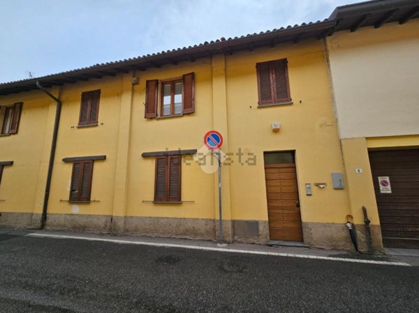casa indipendente in vendita a Corbetta in zona Battuello