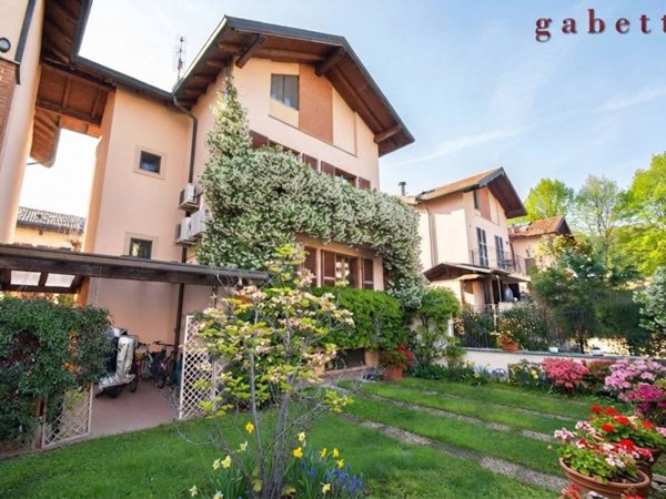 casa indipendente in vendita a Corbetta in zona Battuello