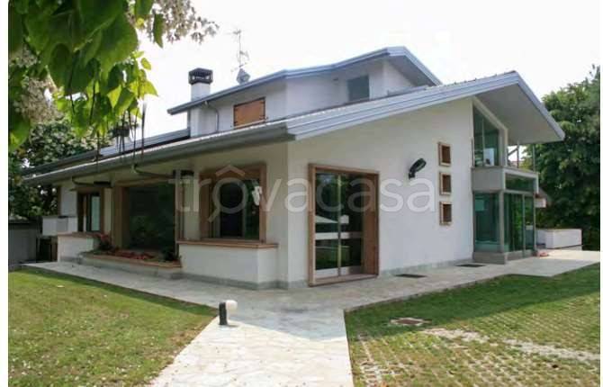 casa indipendente in vendita a Corbetta in zona Battuello