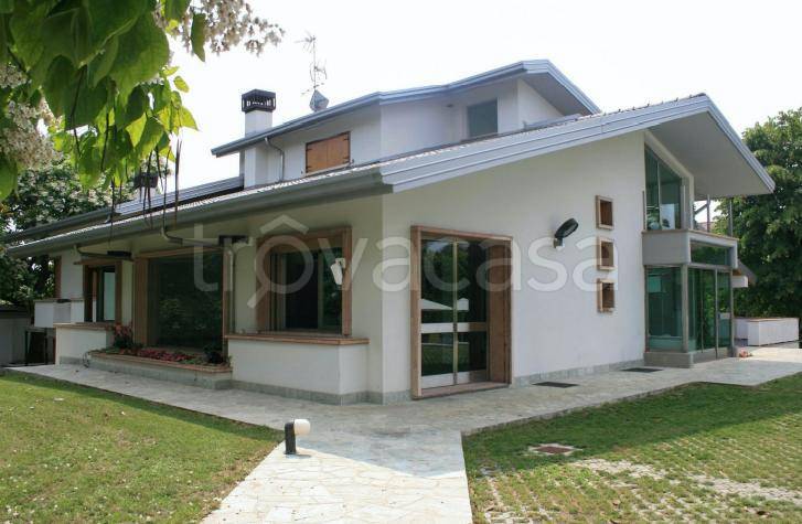casa indipendente in vendita a Corbetta in zona Battuello