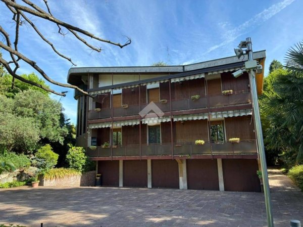 casa indipendente in vendita a Corbetta in zona Soriano