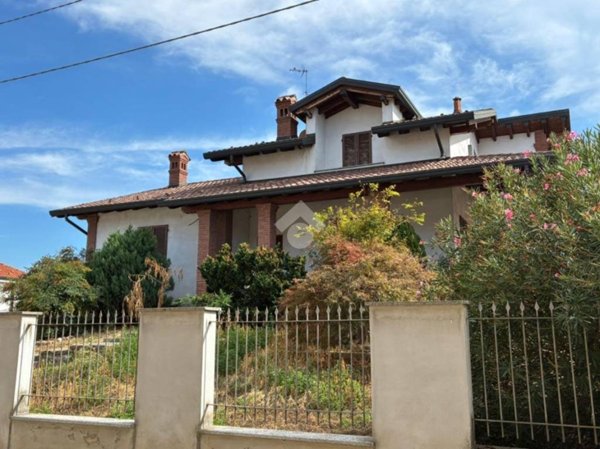 casa indipendente in vendita a Corbetta in zona Soriano