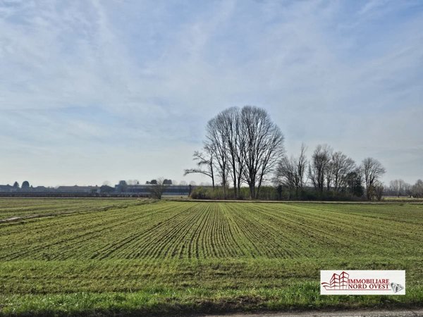 terreno in vendita a Corbetta in zona Battuello