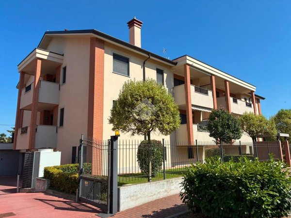 box auto in vendita a Corbetta