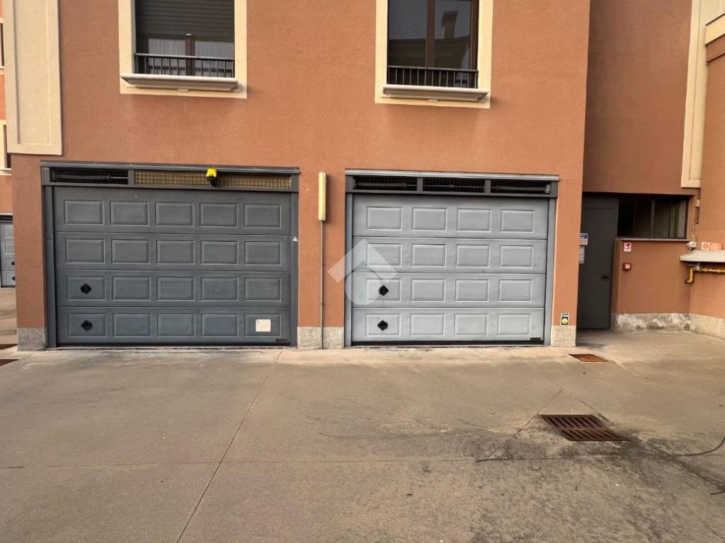 box auto in vendita a Corbetta in zona Battuello