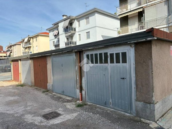 box auto in vendita a Corbetta in zona Battuello