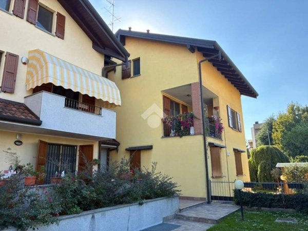 appartamento in vendita a Corbetta in zona Battuello
