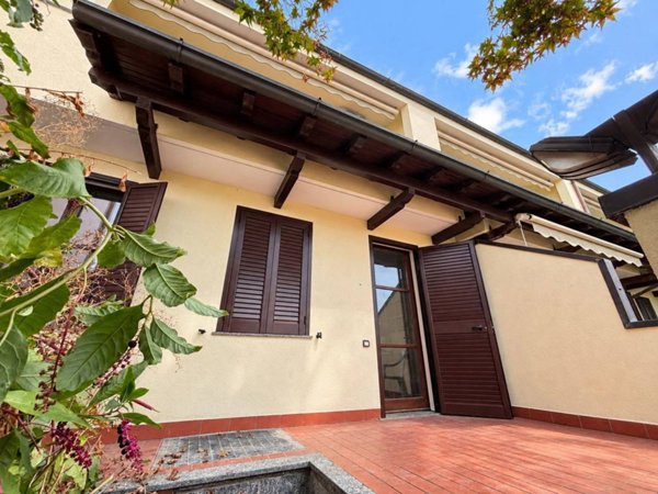 casa indipendente in vendita a Corbetta in zona Battuello