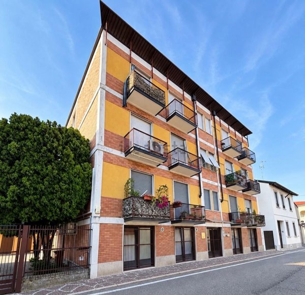 appartamento in vendita a Corbetta in zona Battuello