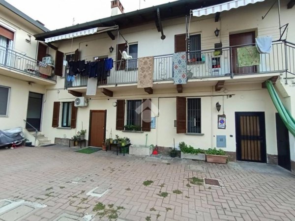casa indipendente in vendita a Corbetta in zona Battuello
