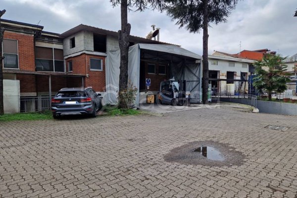 negozio in vendita a Cormano