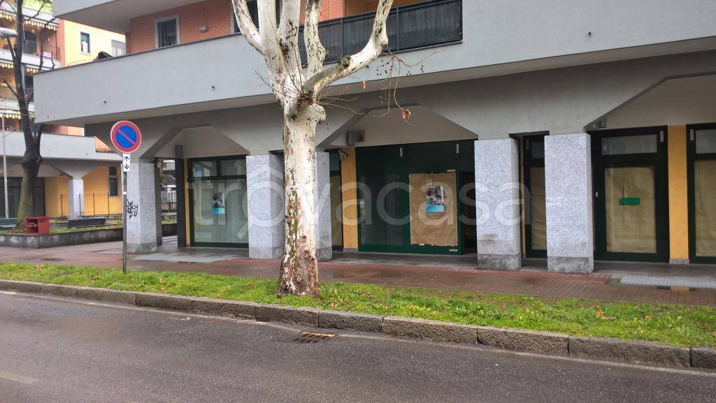 negozio in vendita a Cormano