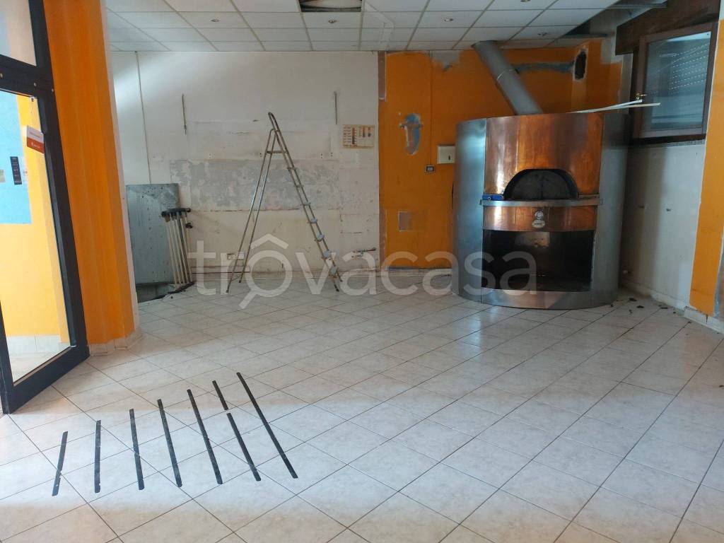 negozio in vendita a Cormano