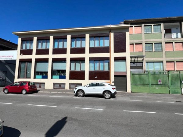 locale commerciale in vendita a Cormano