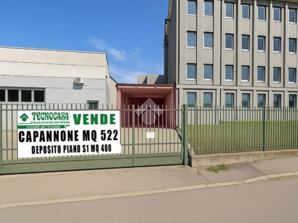 locale commerciale in vendita a Cormano