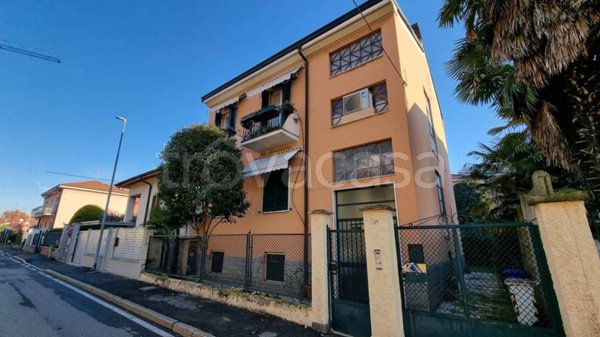 casa indipendente in vendita a Cormano