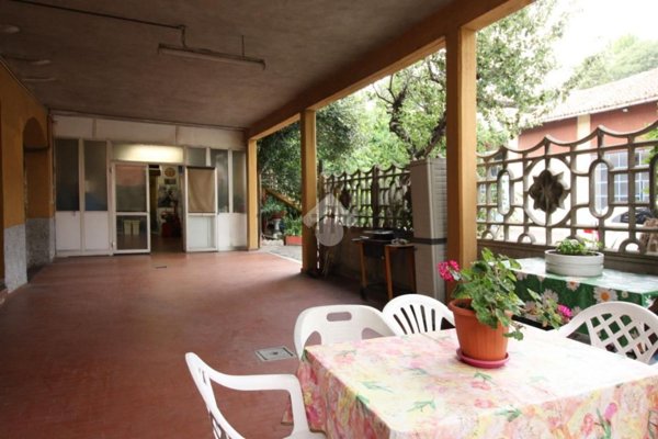 locale di sgombero in vendita a Cormano