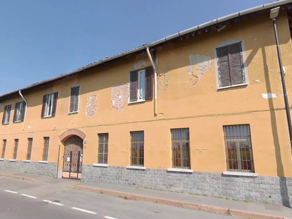 locale di sgombero in vendita a Cormano