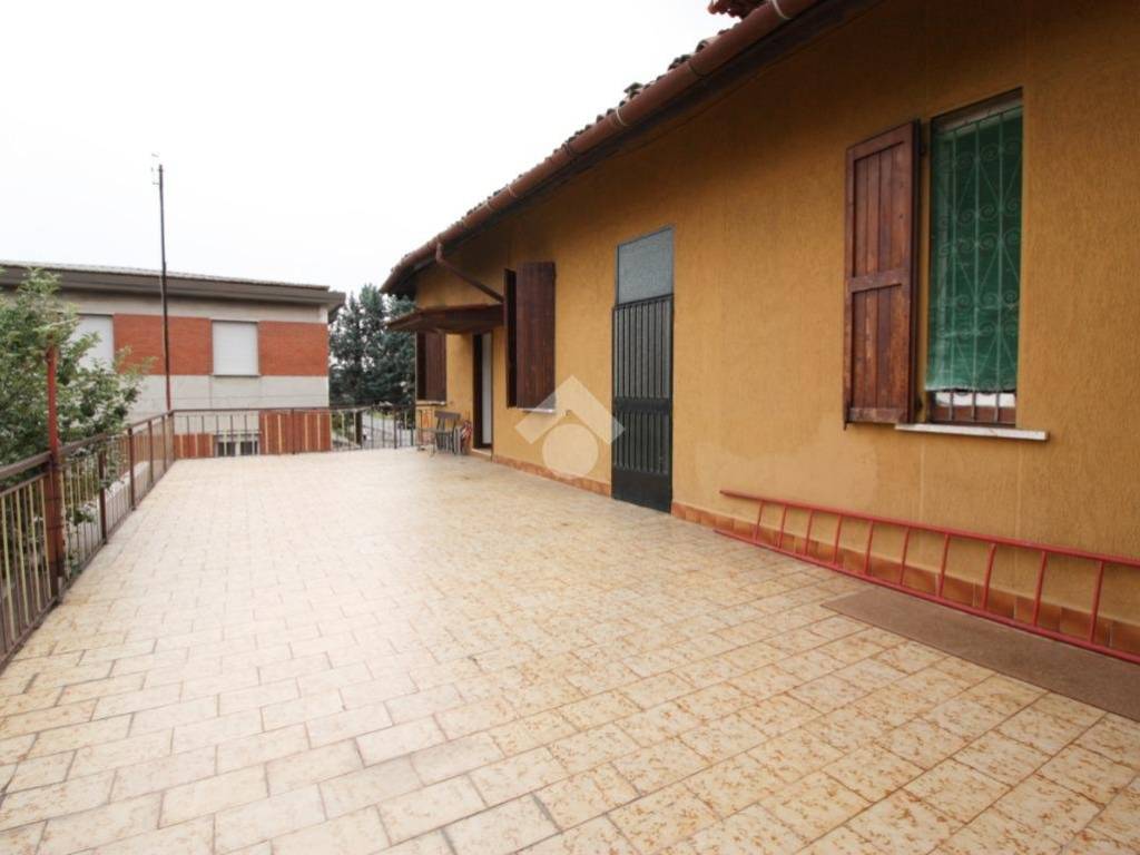 locale di sgombero in vendita a Cormano