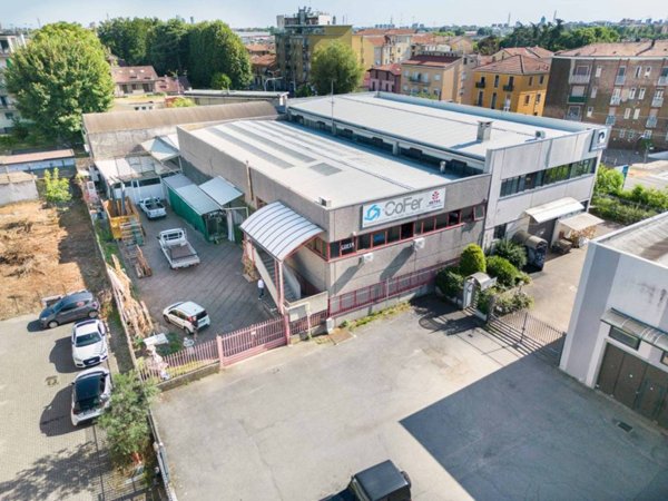 locale commerciale in vendita a Cormano