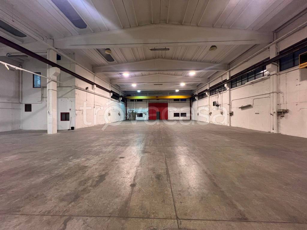 locale commerciale in vendita a Cormano