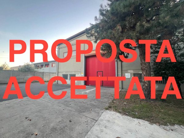 locale commerciale in vendita a Cormano