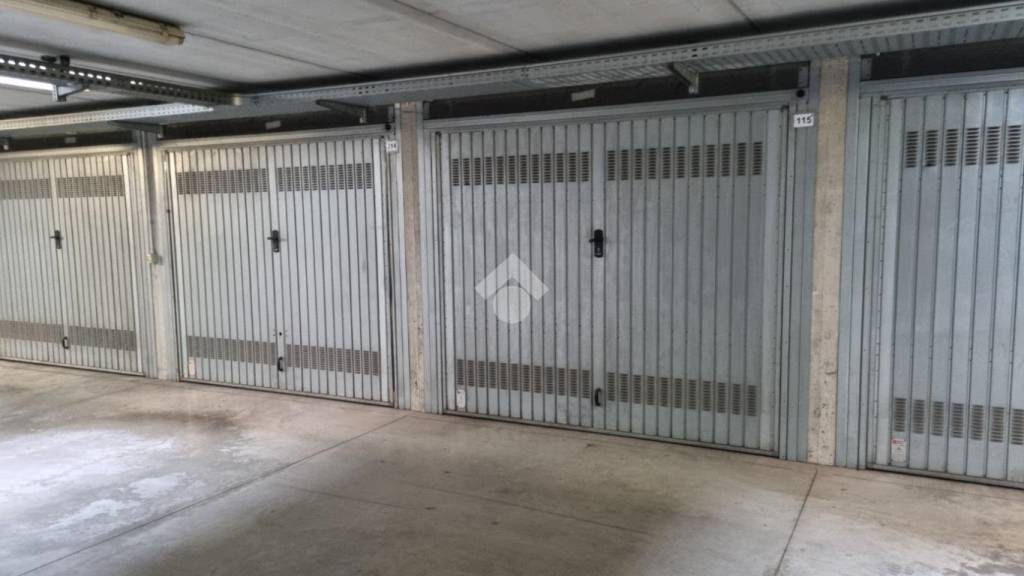 casa indipendente in vendita a Cormano in zona Molinazzo