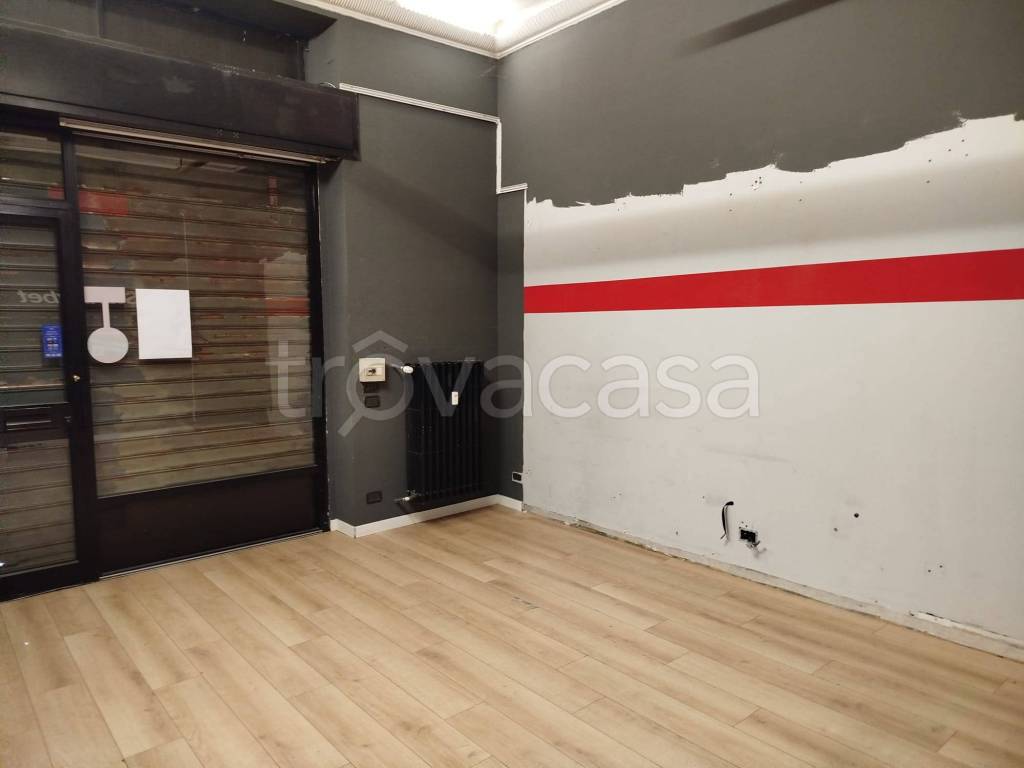 negozio in vendita a Cormano