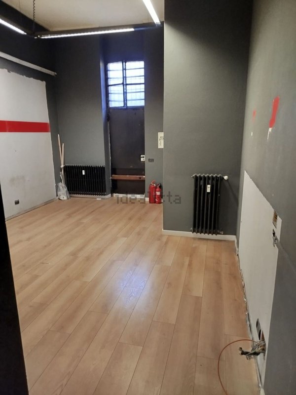 locale commerciale in vendita a Cormano