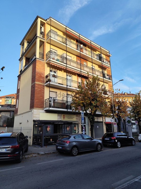 locale commerciale in vendita a Cormano