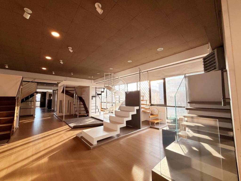 locale commerciale in vendita a Cormano