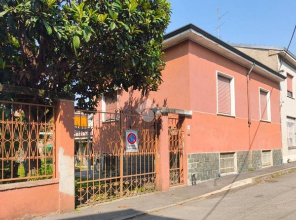 casa indipendente in vendita a Cormano