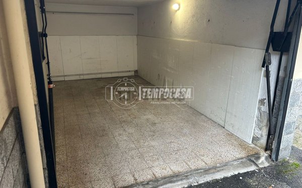 locale di sgombero in vendita a Cormano