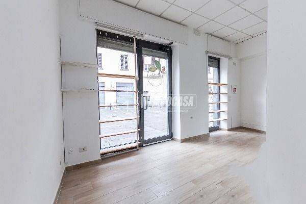 negozio in vendita a Cormano