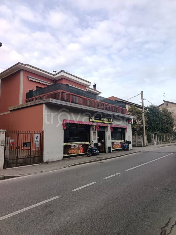 negozio in vendita a Cormano