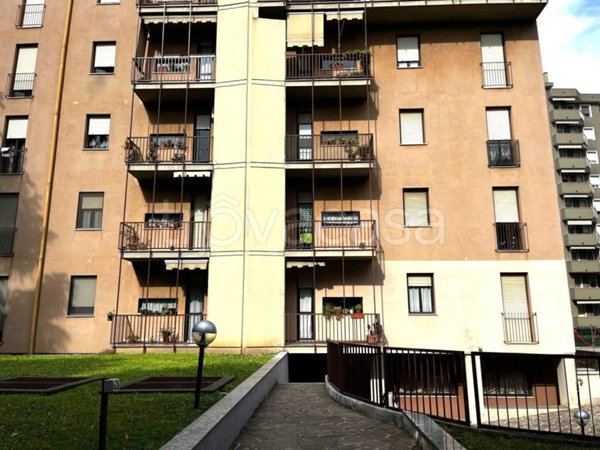 appartamento in vendita a Cormano in zona Molinazzo