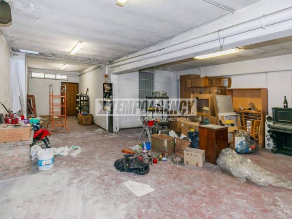 locale commerciale in vendita a Cormano