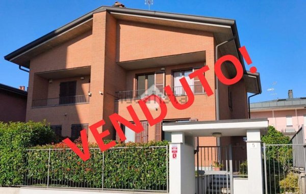 casa indipendente in vendita a Cormano
