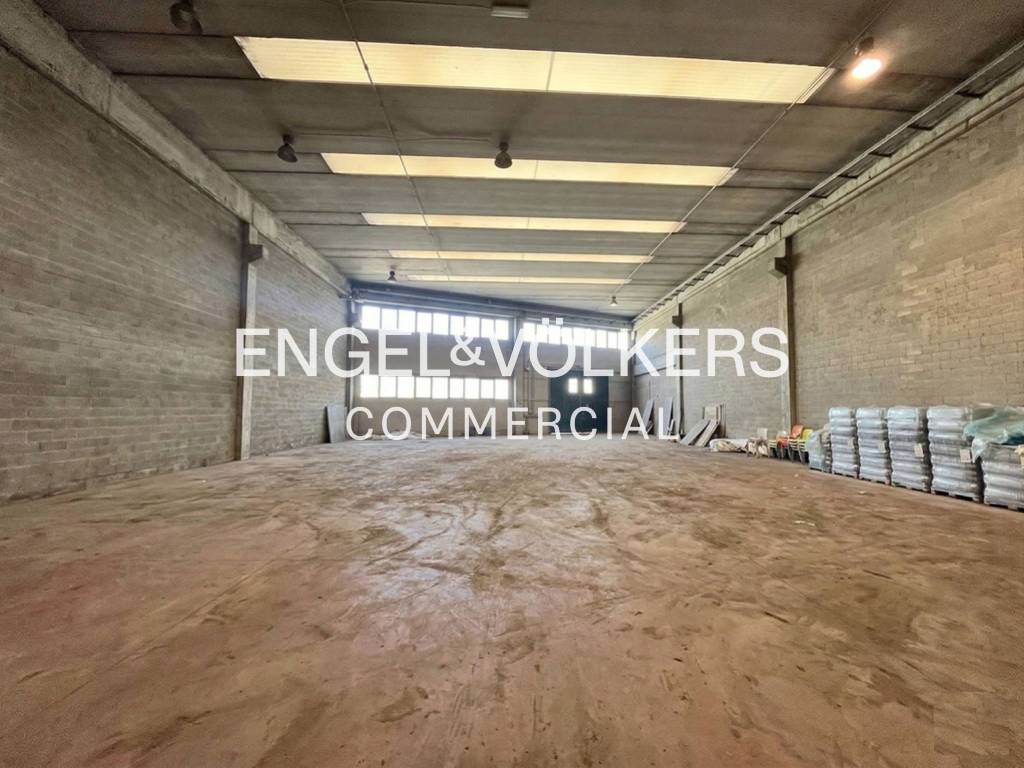 locale commerciale in vendita a Cormano