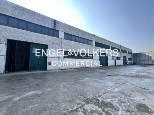 locale commerciale in vendita a Cormano