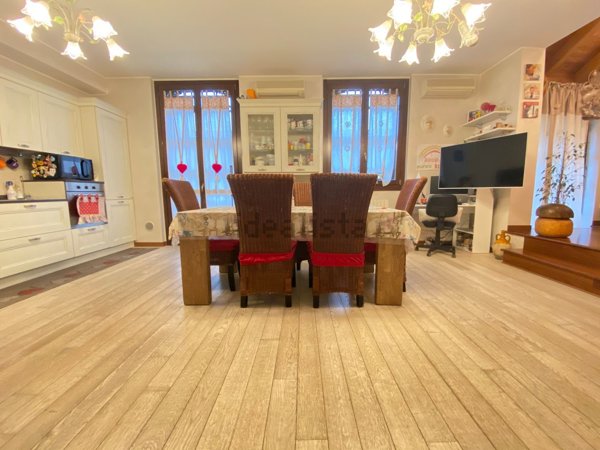 casa indipendente in vendita a Cormano