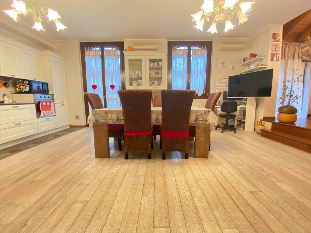 casa indipendente in vendita a Cormano